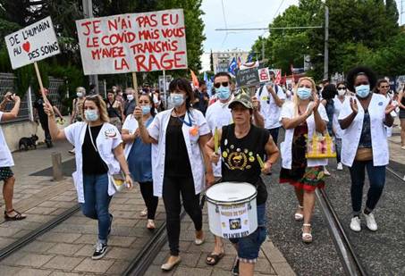 Plusieurs milliers de manifestants ont défilé à partir de 10 heures à Montpellier, entre les principaux sites du CHU.